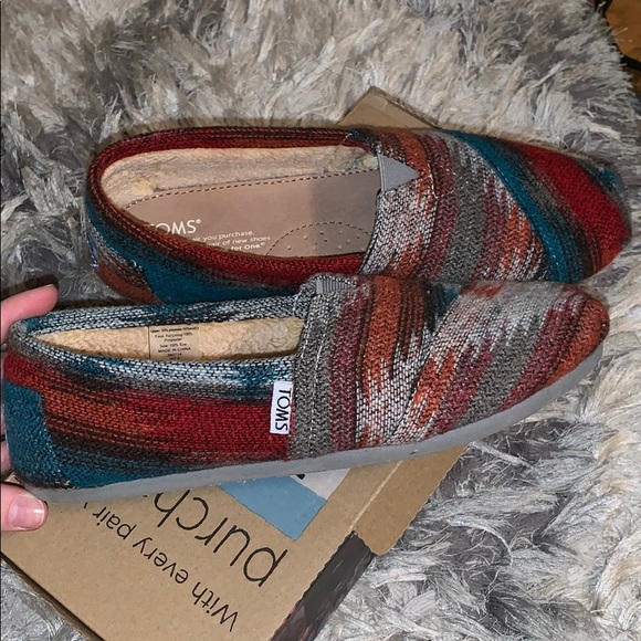 Toms Shoes - TOMS Grey Red Friday Wool